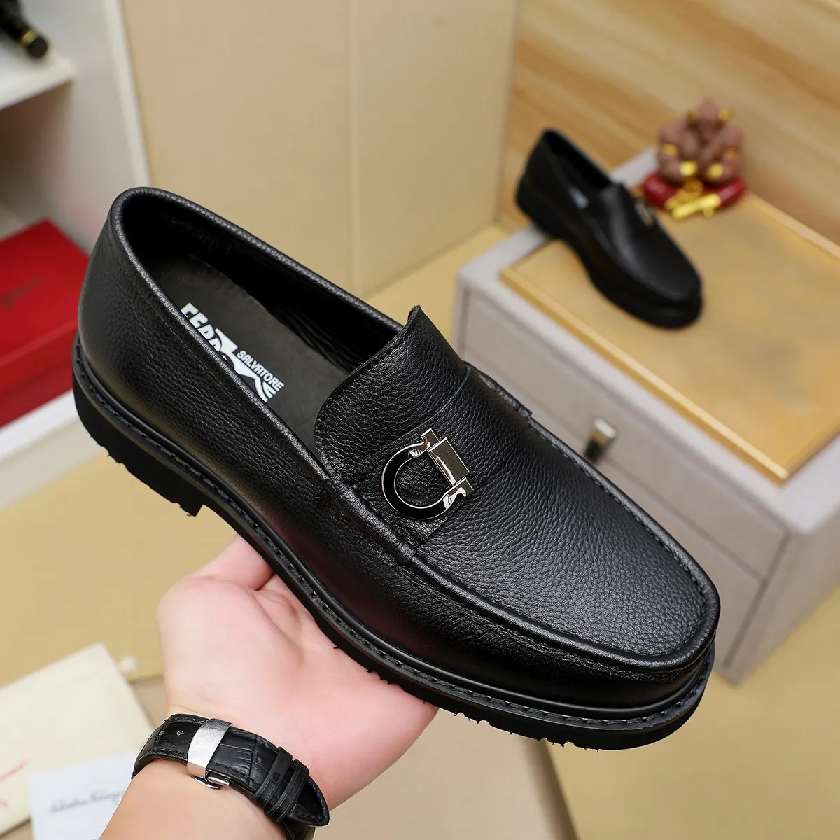 Men's shoes 💰500 Ferragamo [Ferragamo] top imported suit men's shoes 💯Original copy of the official website, product materials: selected imported embossed calfskin + luxury hardware buckle accessories ~ imported water-dyed cow 🐂 leather lining. Strong three-dimensional visual effect, original combination outsole, multiple colors available😘 Size: 38-44 (.45.46.4. Customized)